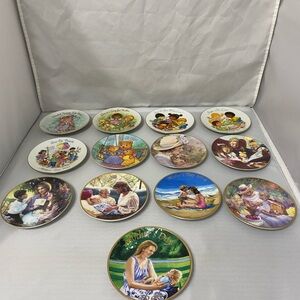 Avon Collectable Decorative Plates Set